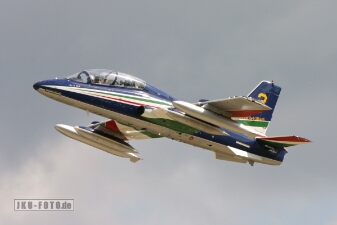 Nummer 3, Aermacci MB-339 Frecce Tricilore null