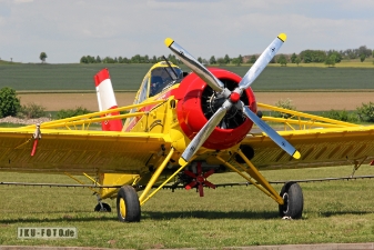 Polierter Düngerstreuer null