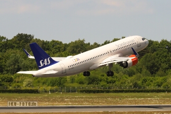 SE-DOX, Airbus A320-251N, SAS null