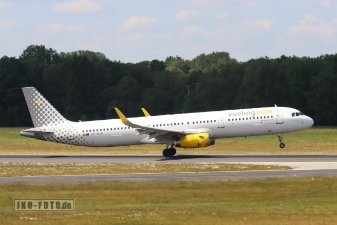 EC-MJR, Airbus A321-231, Vueling null