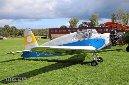 Die Hummel in Farbe Siebel Si-202 Replica, D-EMDR, EDOI Bienenfarm 2022. Ein Flugzeug dieses Typs stellte 1939 einen Höhenrekord mit über 7000m auf.